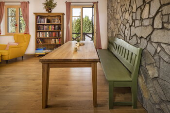 dubový stôl s lavicou