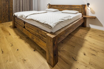 posteľ staré drevo